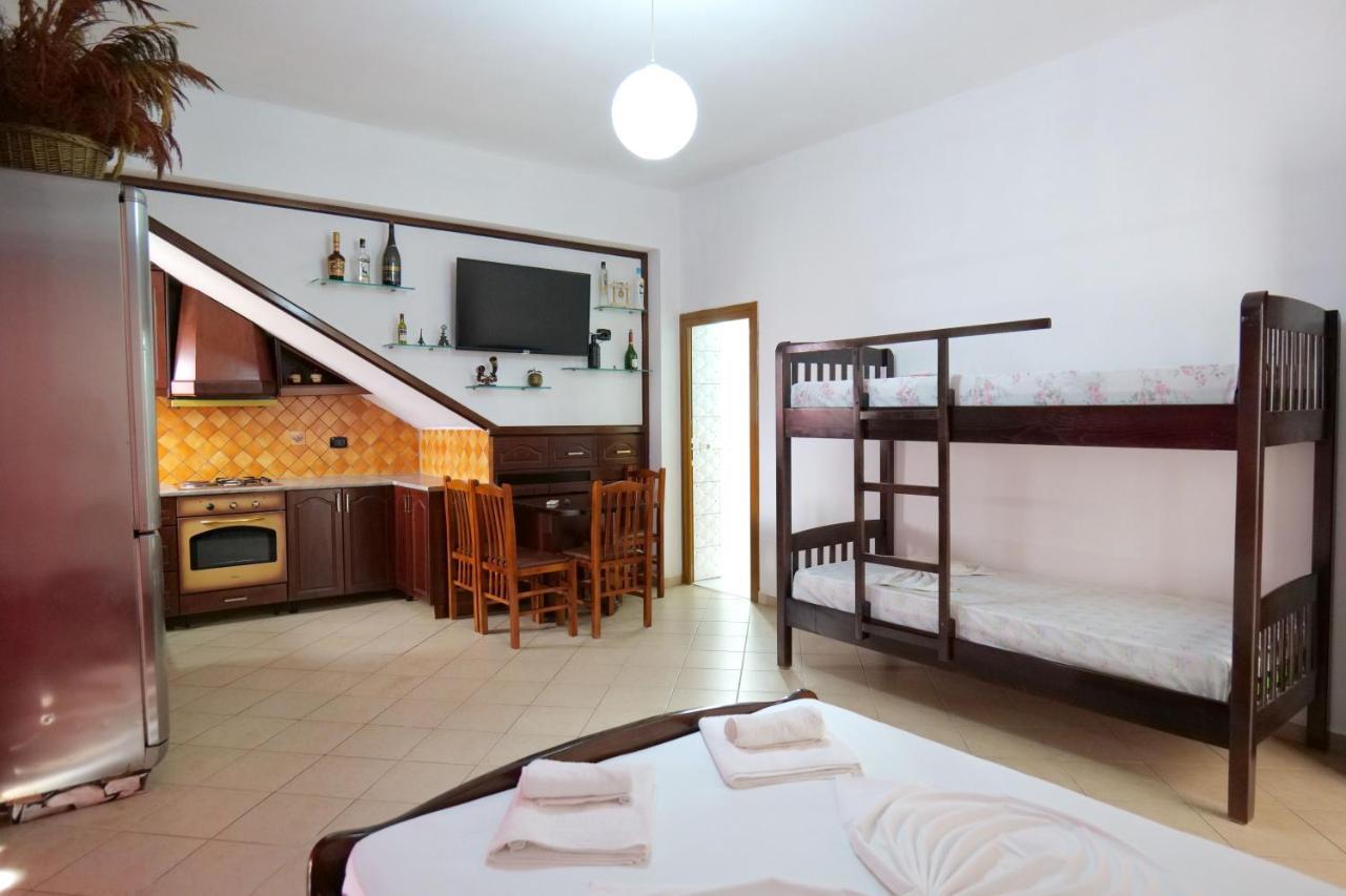 Vila Relax Ksamil Exteriör bild