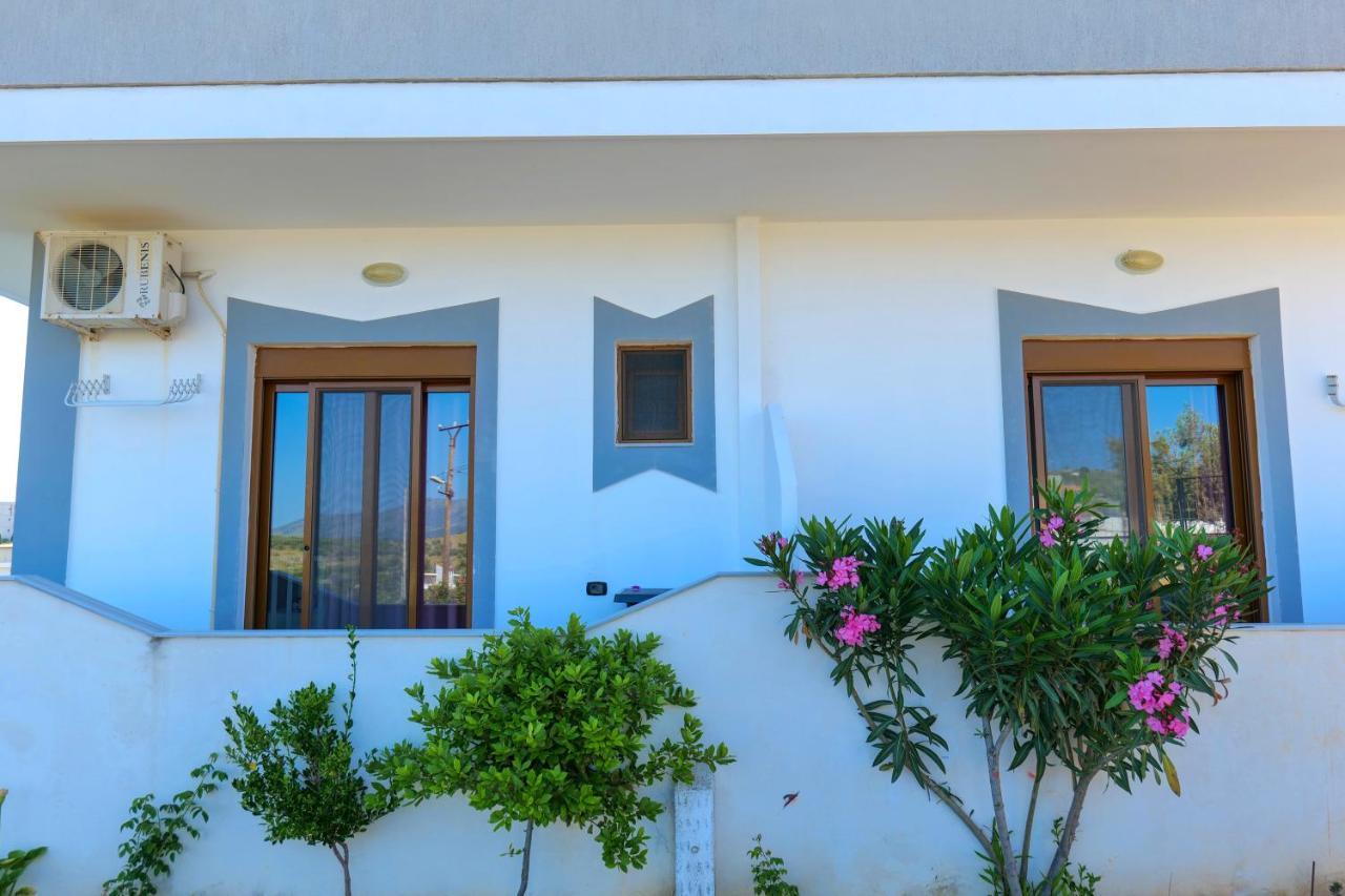 Vila Relax Ksamil Exteriör bild